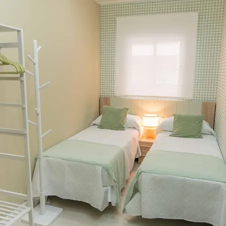 Holiday home Casa 8 Personas Con Jardin